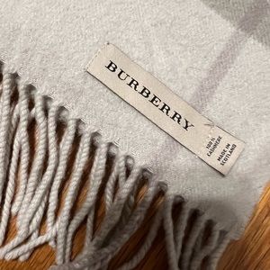 Grey Burberry cashmere scarf